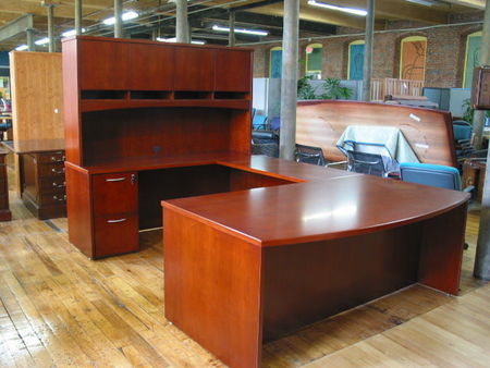 D853 - Bowfront U-Shape Private Office