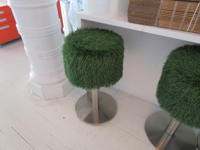 CD6043 - Stools with Character!