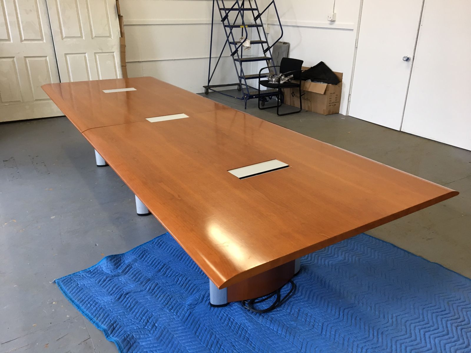 T9587C - Neinkamper 12' Conference Table