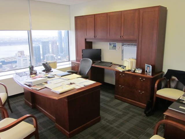 D12034C - Traditional Gunlocke Executive Desk Set