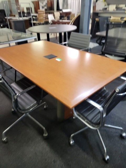 T12268 - 6' Neinkamper Conference Table