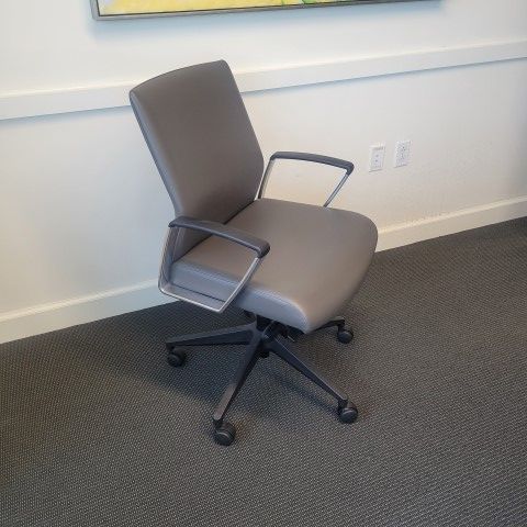 C61943 - Paoli Leather Conference Chairs
