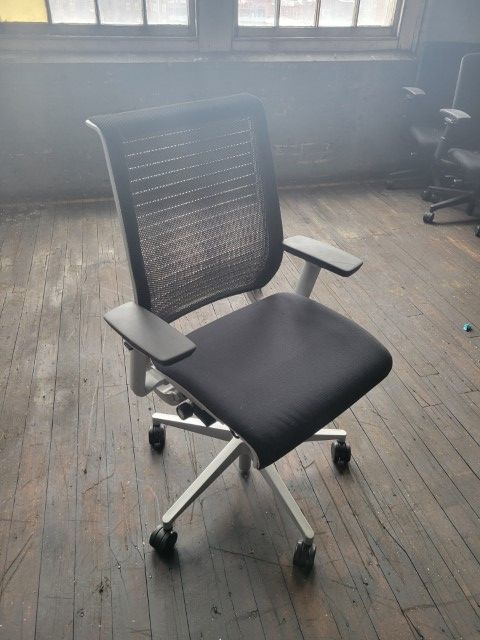 C61722 - Steelcase Think Chairs