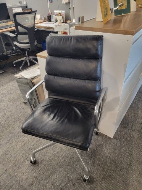 C61717 - Herman Miller Eames Chairs