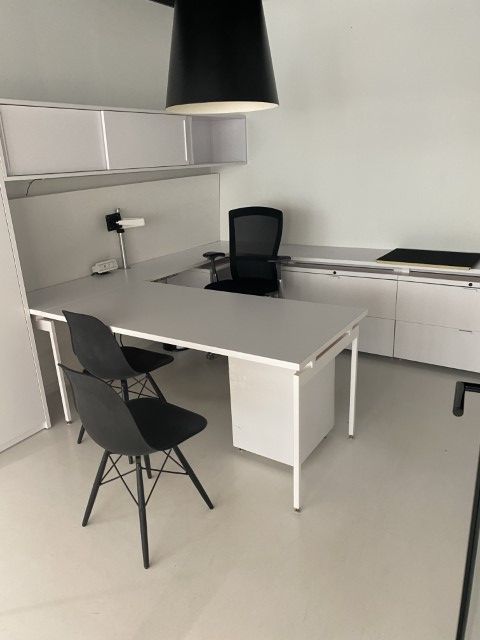 D12186 - Knoll Antenna U-Shape Desks