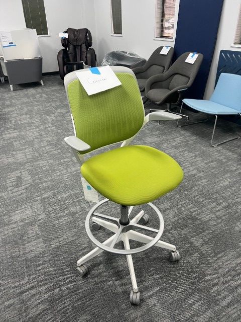 C61825 - Steelcase Cobi Stools