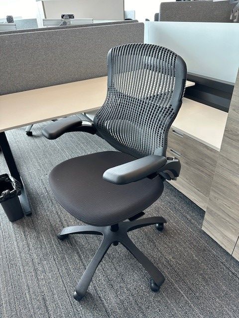 C61850 - Knoll Generation Chairs