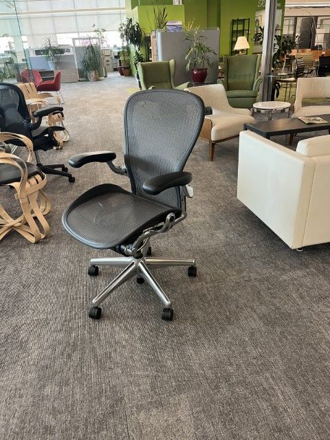 C61635 - Aeron Chairs by Herman Miller