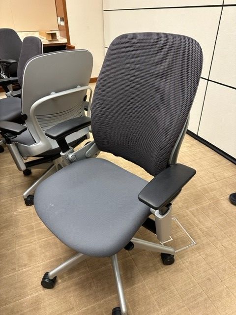 C61738 - Steelcase Leap Chairs