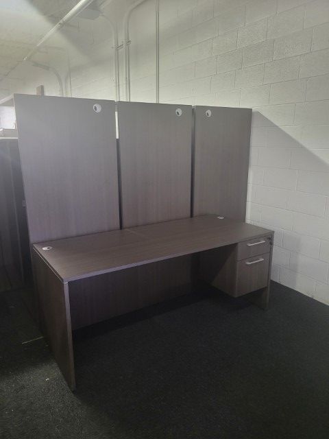 D12200 - Gateway Used Single Pedestal Desk