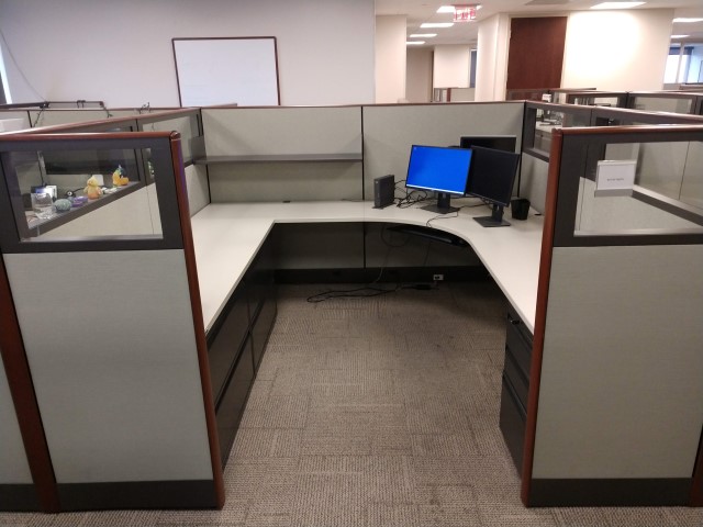 W6148 - Knoll Dividends Cubicles