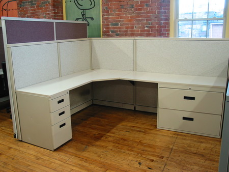 AIS Workstations which is a Steelcase Avenir clone