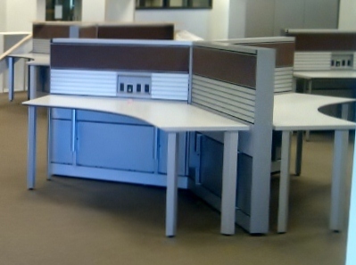W3312 - Knoll AutoStrata Pinwheel Workstations