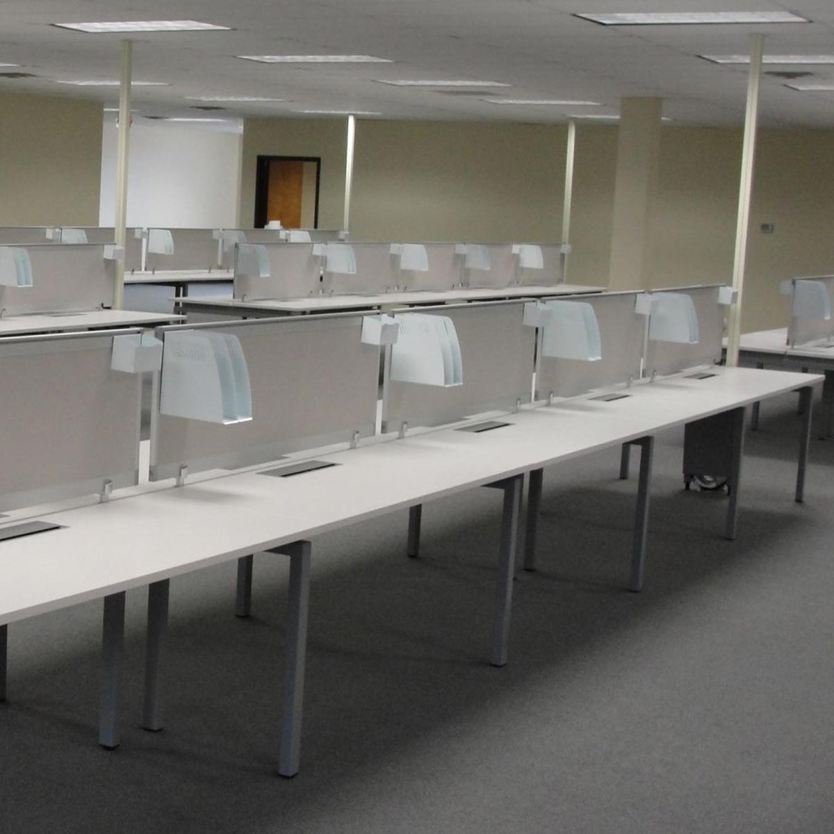 B6001 - Stretch Benching Stations