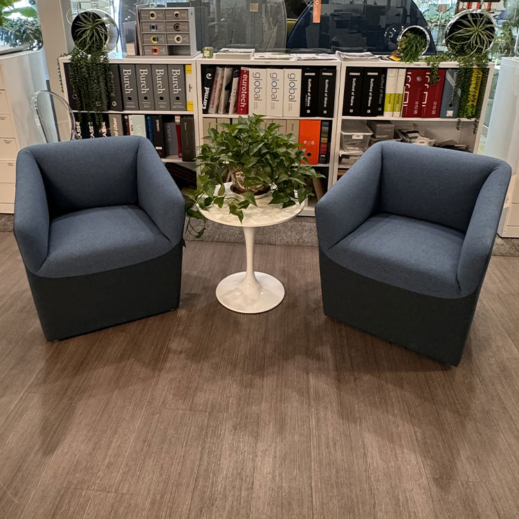 R6564 - The Blue Bread Club Chair