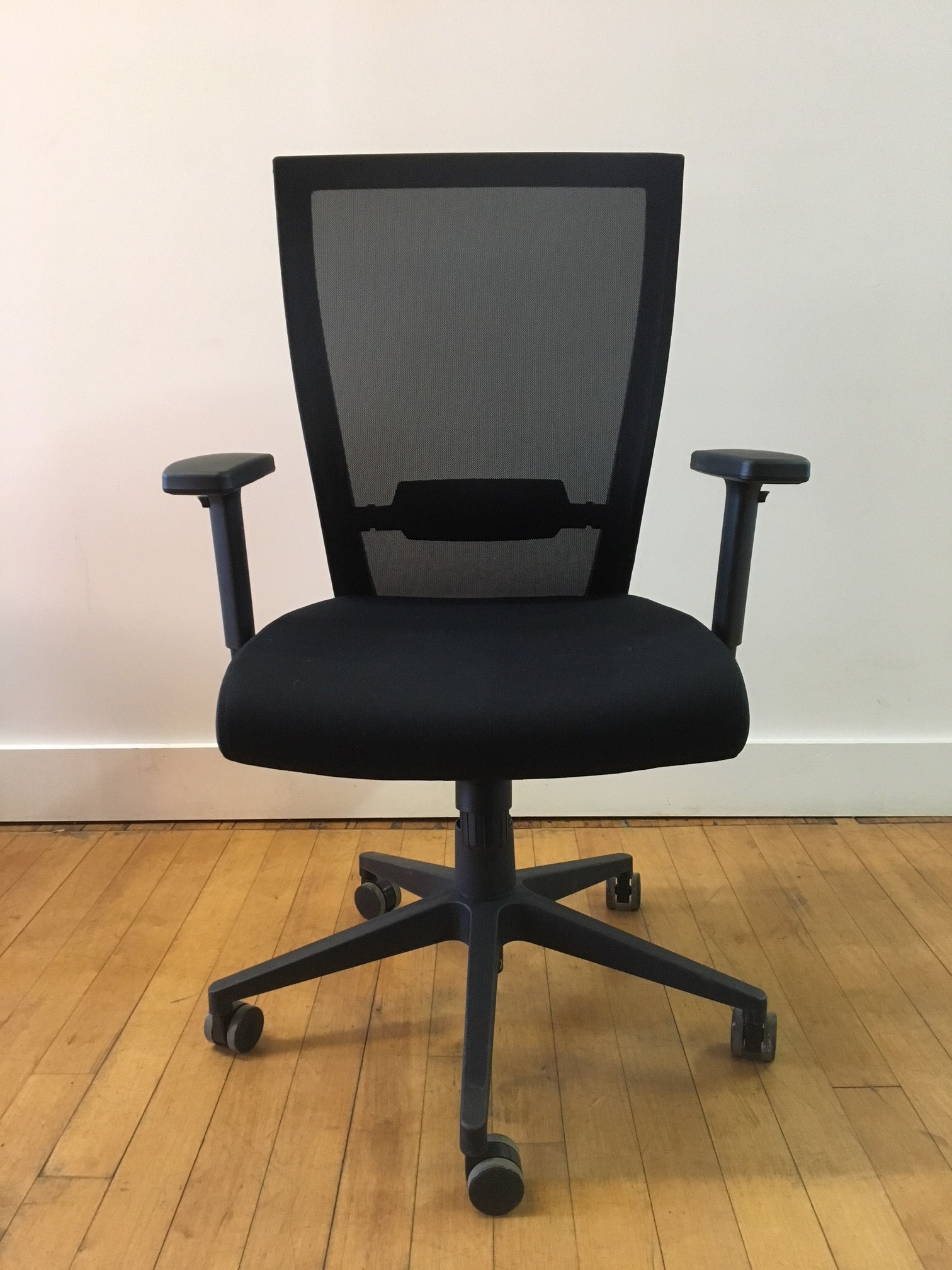C61495 - Used Brode Seating
