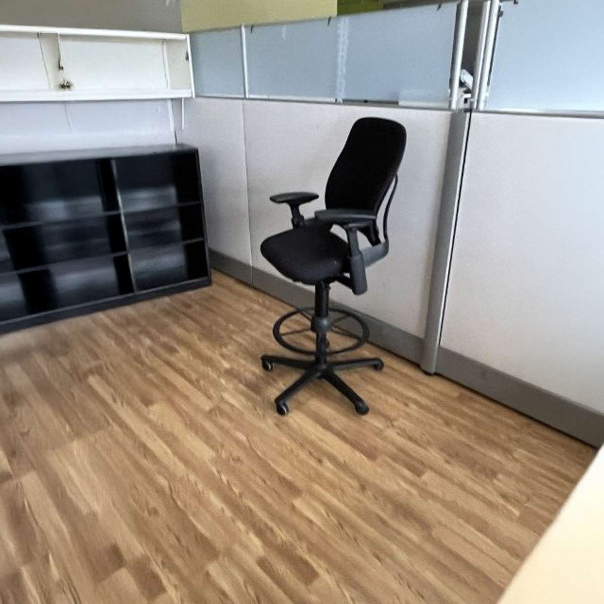 C61885 - Steelcase Leap Stools