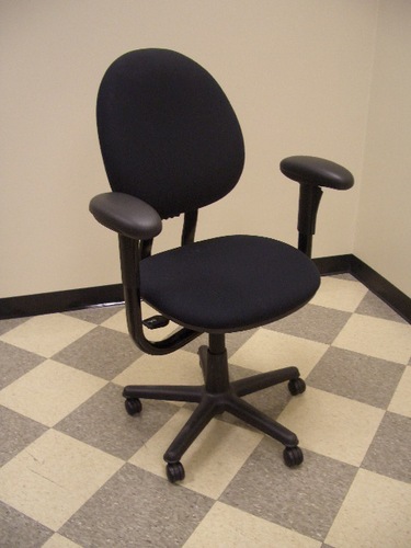 C1334 - Steelcase Criterion Desk Chairs