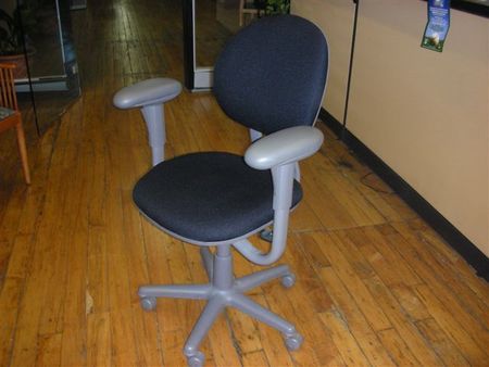 C1242 - Refurbished Steelcase Criterion Chairs