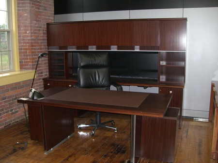 D1322 - Beautiful Geiger Executive Private Office