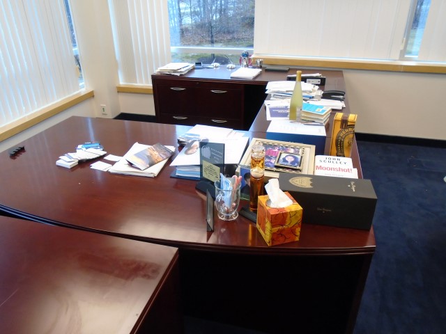 D12044C - U-Shape Desk Sets