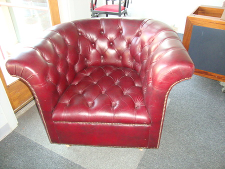 Traditional Leather Club Chair