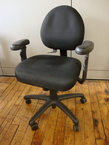 Mid-Back Neutral Posture Desk Chairs