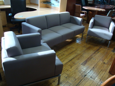 R2812 - Krug Sofa and Club Set