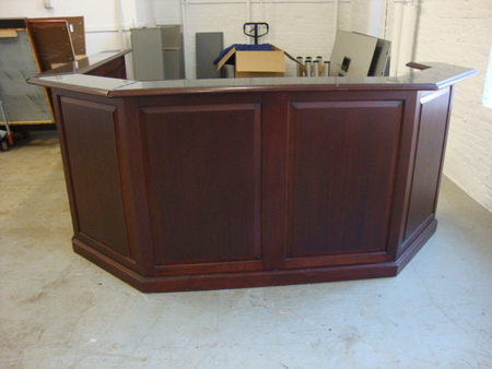 R3075 - Traditional Reception Desk