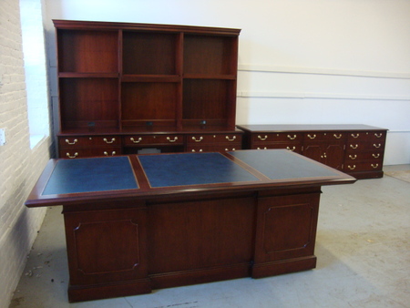 D3179 - Councill Executive Desk Set