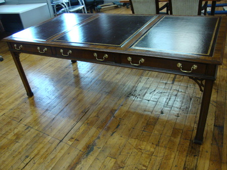 D3297 - Councill Table Desk