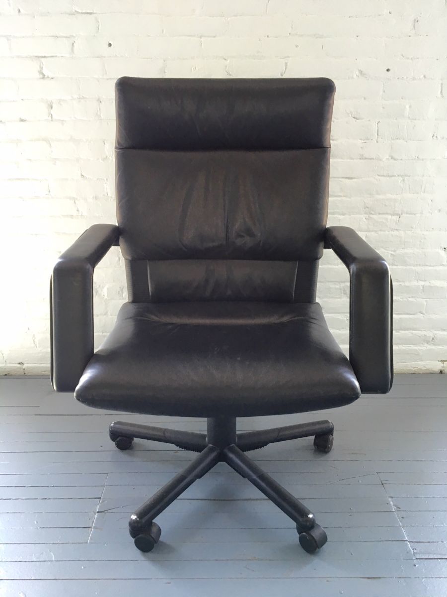 C61152C - Vitra Leather Conference Chairs
