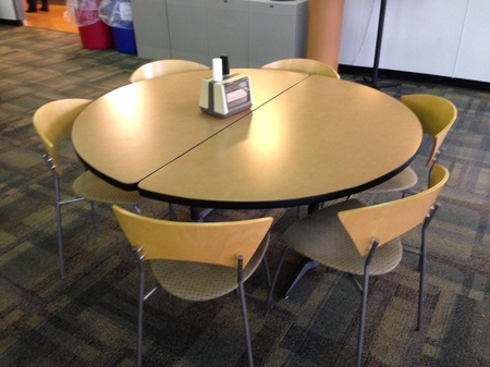 T3806C - Howe Round Cafe Tables