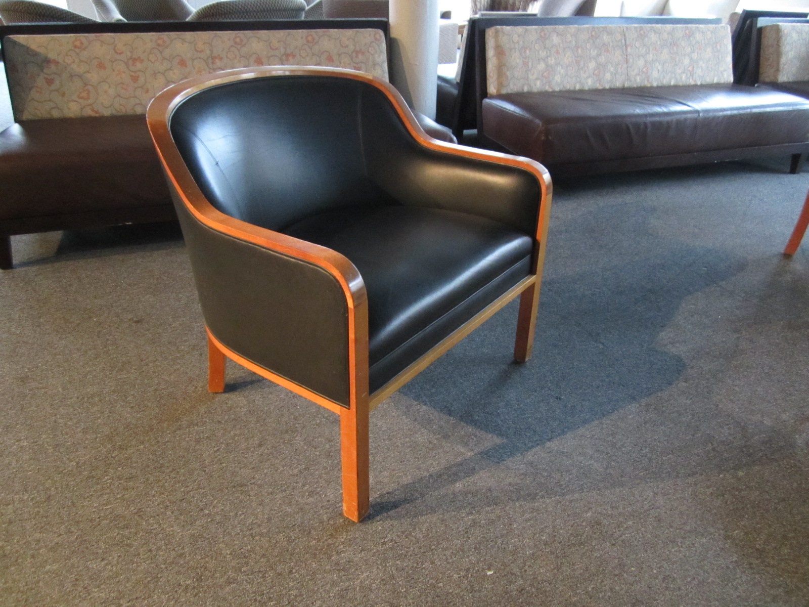 R6004LSR - Leather Club Chairs
