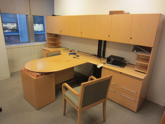 D6075C - Steelcase Metro Office Desks