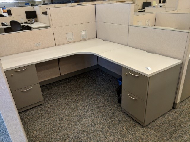 W6133 - Steelcase Answer Workstations