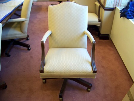 Mid-Back Conference Seating