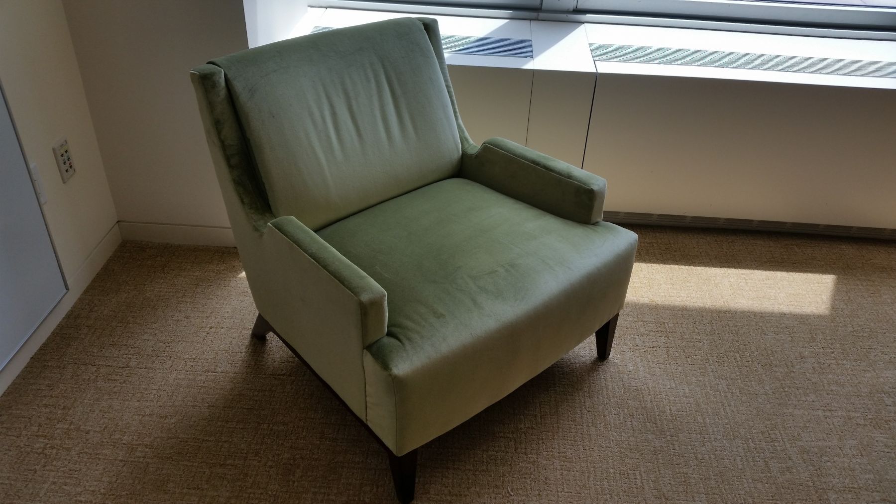 R6044 - Club Chair