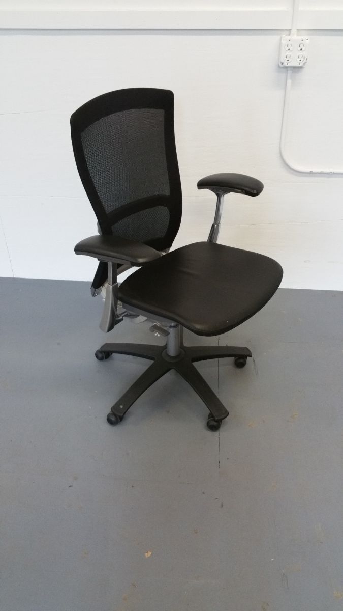 C6063 - Knoll Leather Life Chairs