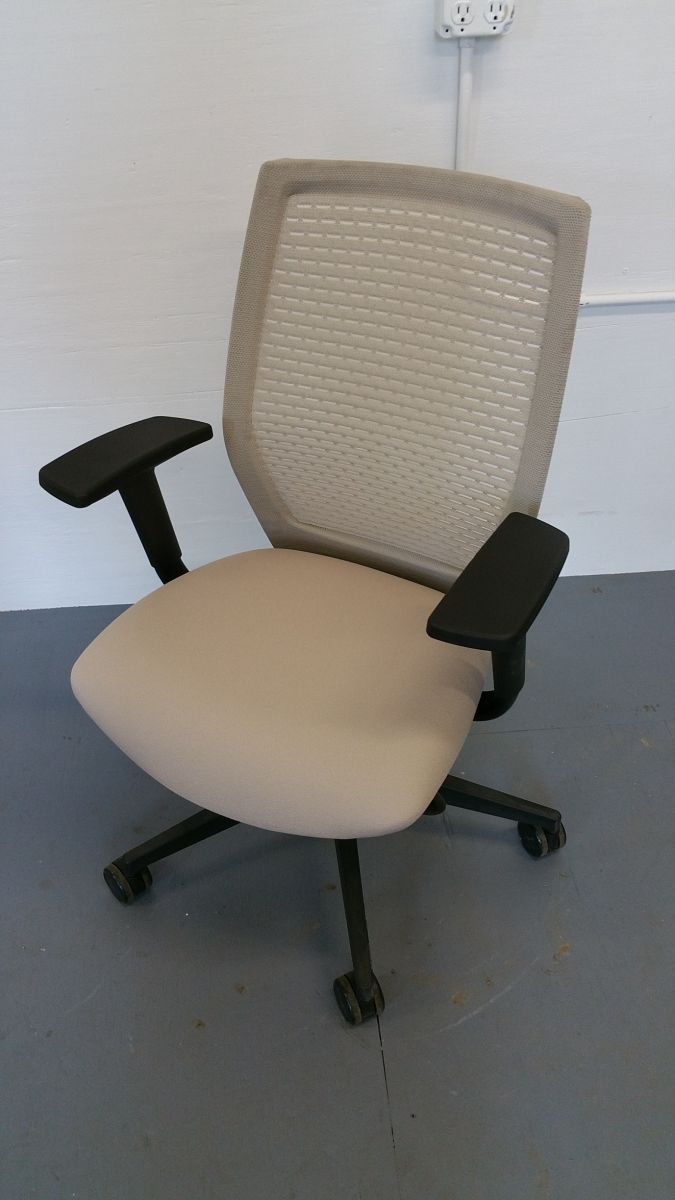 C6068C - Krug Mesh Chairs