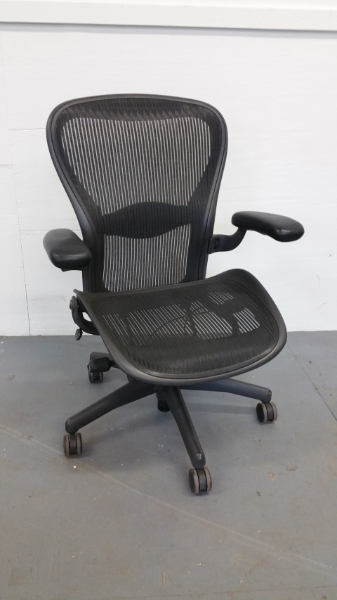 C61230C - Herman Miller Aerons