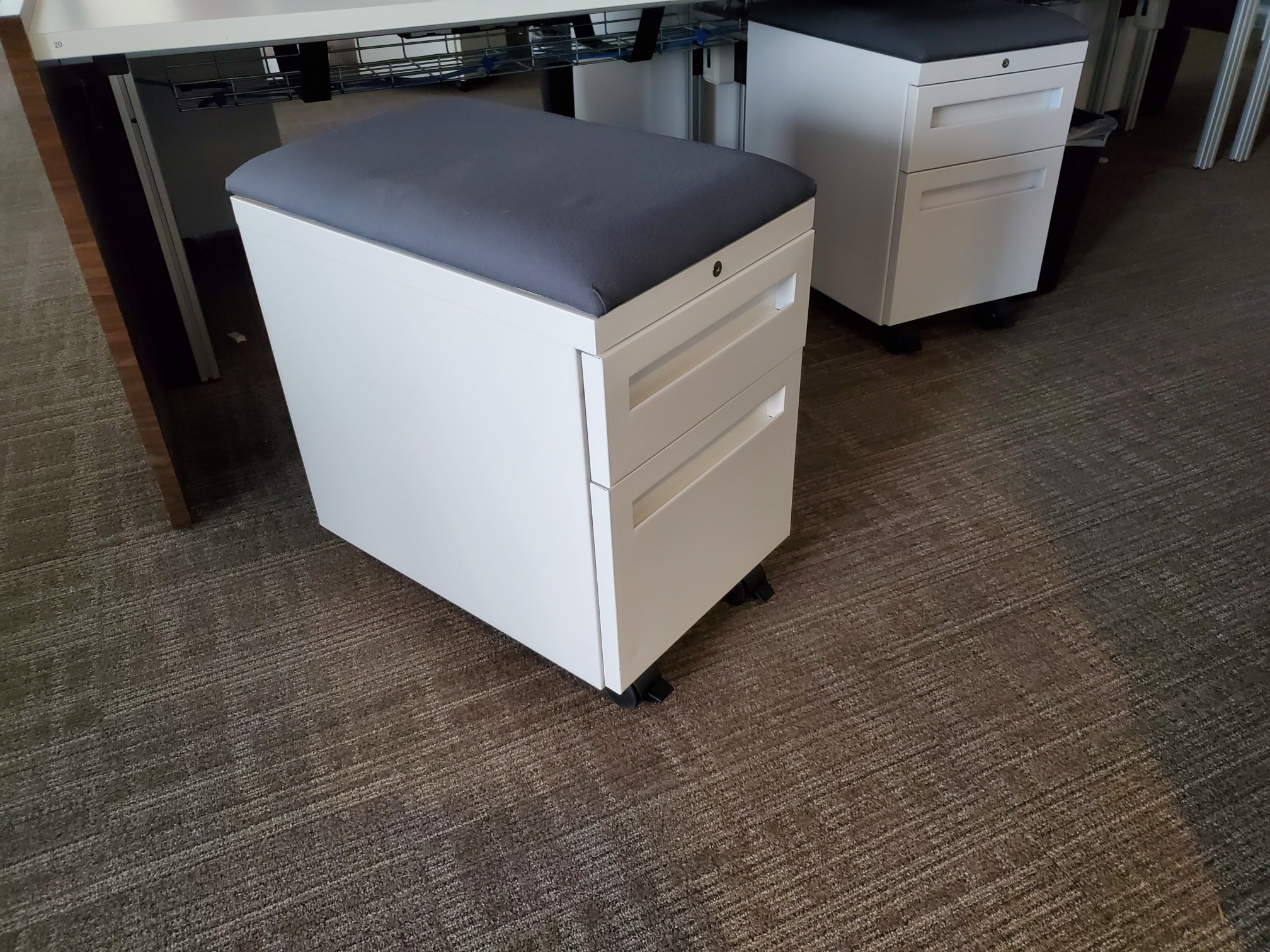F6234 - B/F Mobile Pedestals