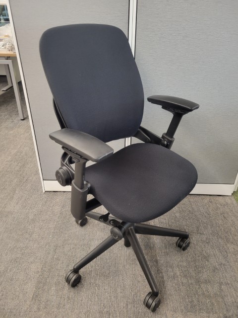C61595 - Steelcase Leap Chairs