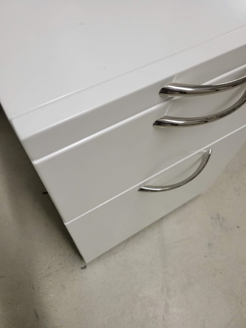 F6264 - Mobile Pedestals