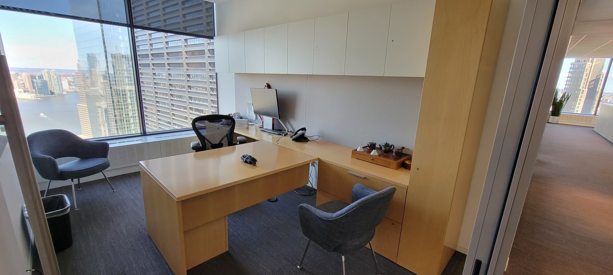 D12180 - Herman Miller Desk Sets