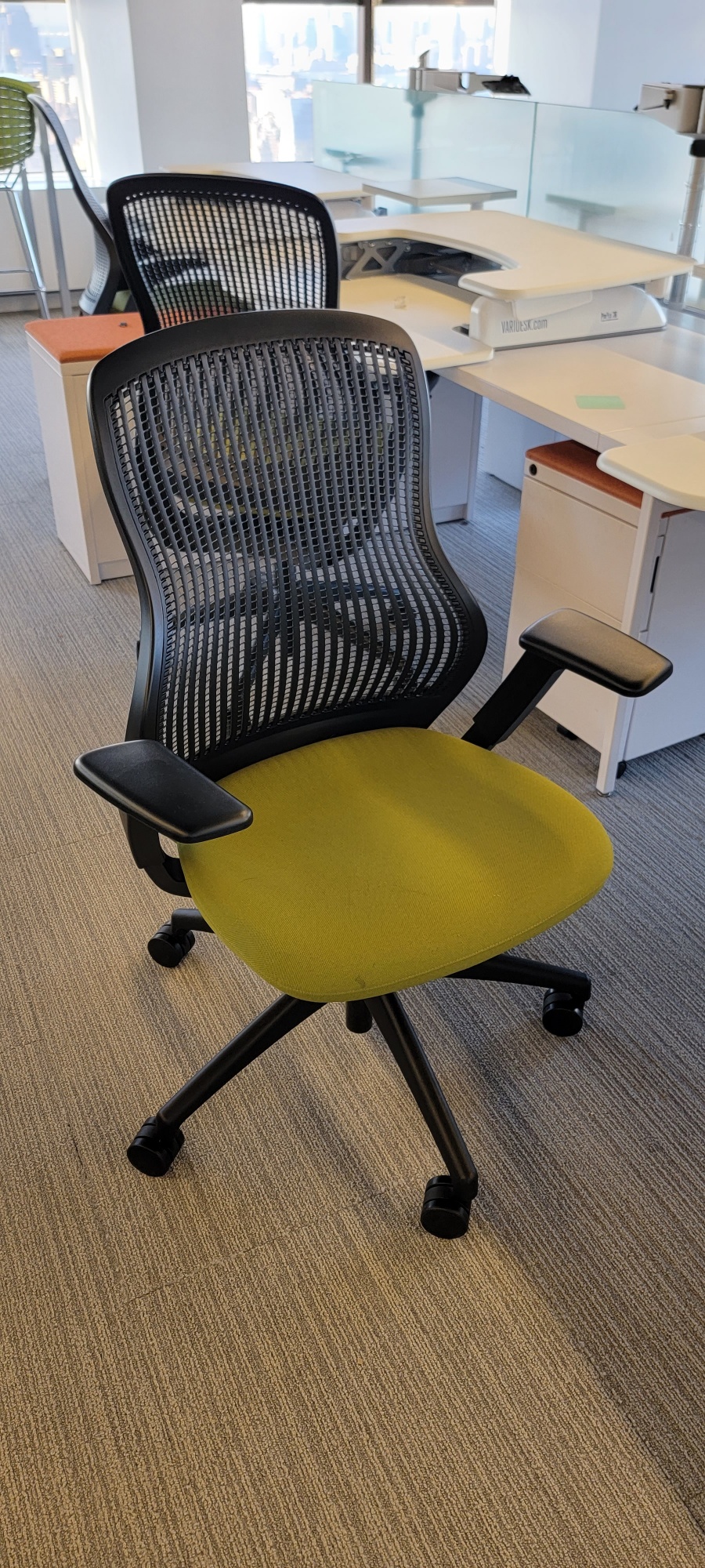 C61684 - Knoll ReGeneration Office Chairs