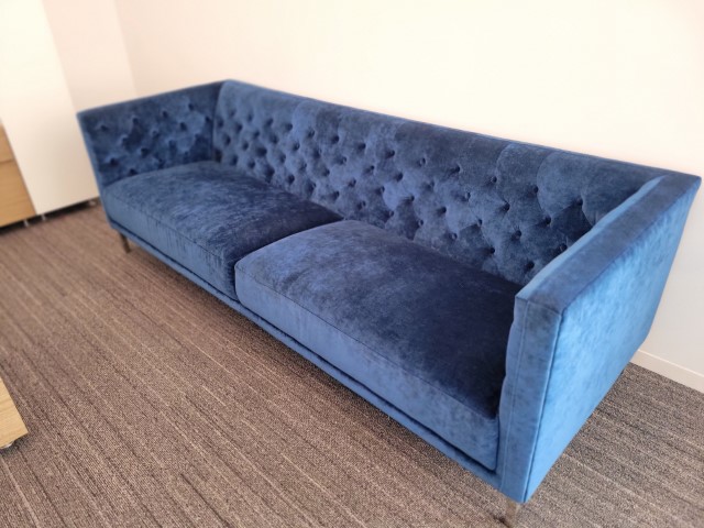 R6481 - Jason Furniture Tufted Sofa