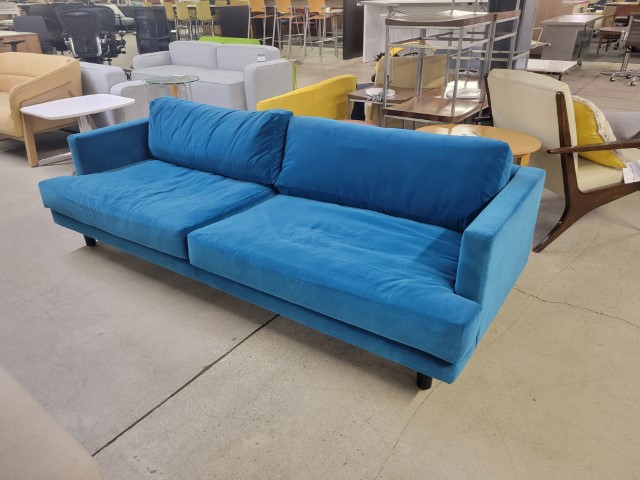 R6483 - Knoll D'Urso Sofa