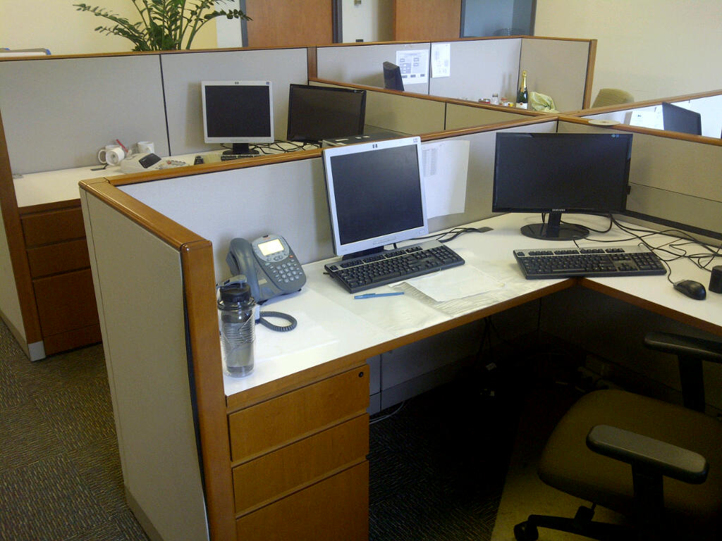 W6063 - Knoll Workstations