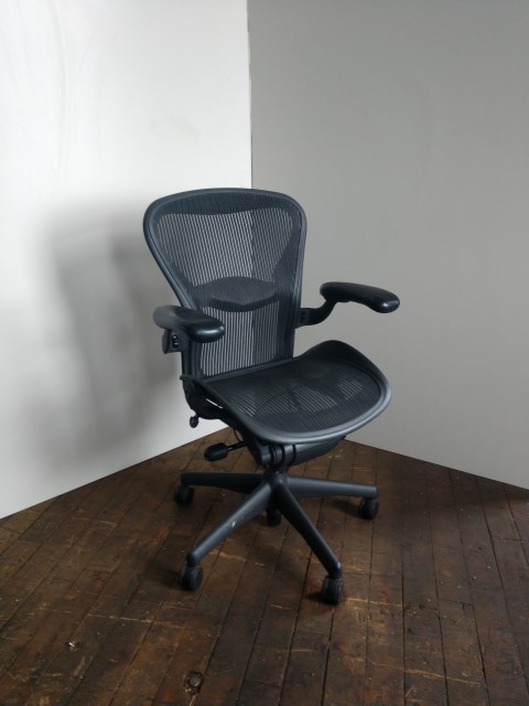 C61427 - Herman Miller Aeron Seating